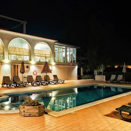 Welwitshia Konukevi Carvoeiro (Lagoa)