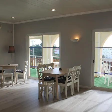 Welwitshia Konukevi 4*